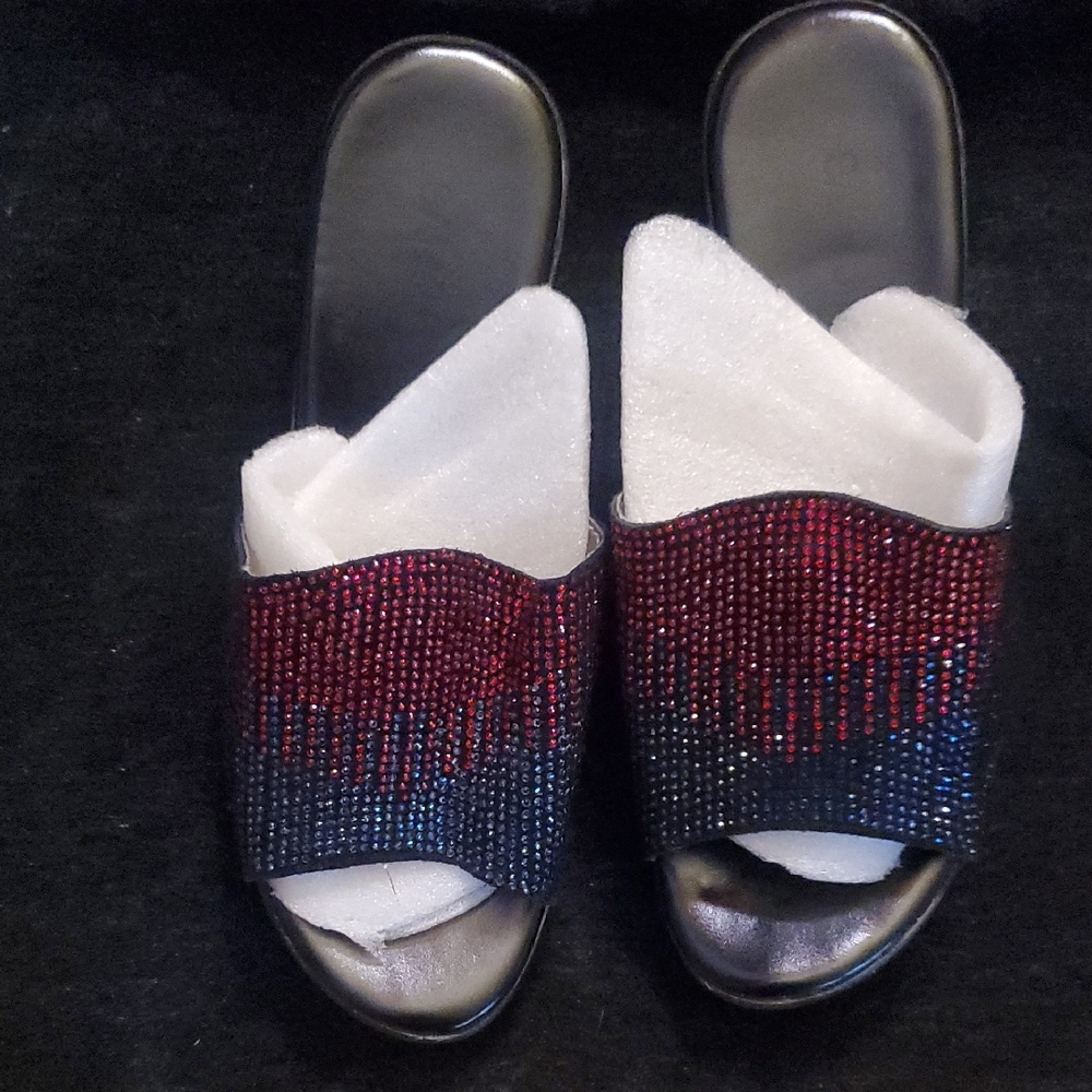❤️ 3 For $20 NWOT SAI MU DAN Elegant Black and Red Beaded Women's Slides